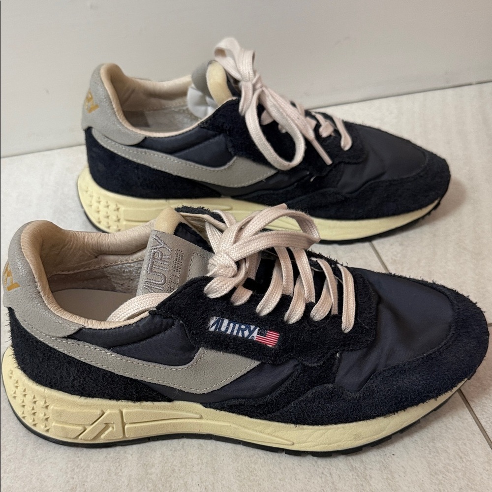 Autry Women's Reelwind Low Top Sneakers size 40